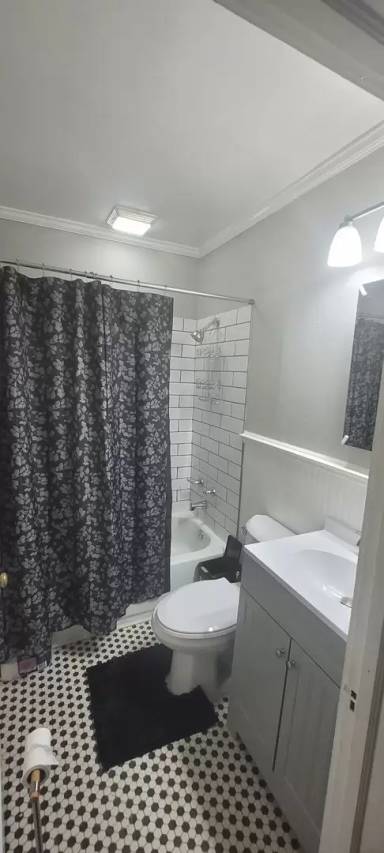 Main picture of 2118 Heard St