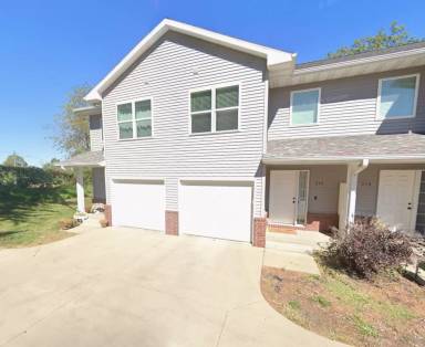 Main picture of 301-303 Willowwind Pl