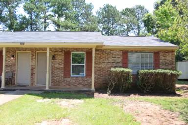 Main picture of 697 Coventry Cir
