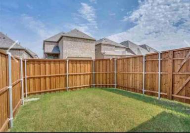 Main picture of 12736 Mercer Pkwy