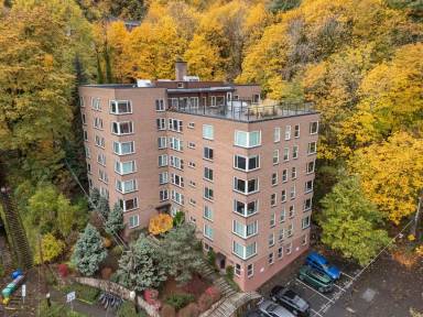 Main picture of Cardinell View Lofts Condominium