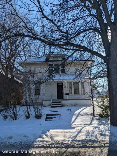 Main picture of 2931 W Court St