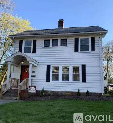 Main picture of 132 W Elm St