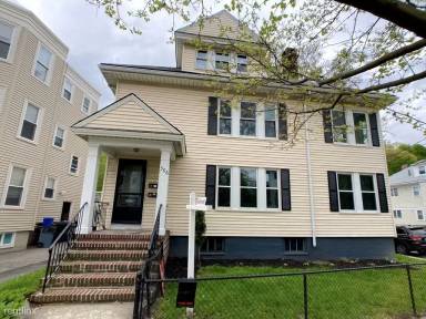Main picture of 506 Washington St