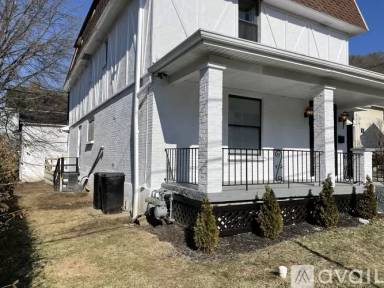 Main picture of 627 Fountain St