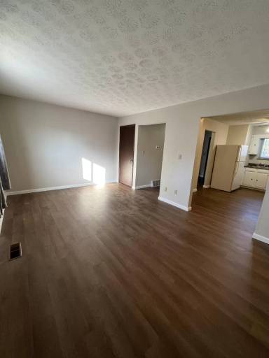 Main picture of 5135 Kentucky St