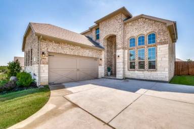 Main picture of 1105 Whispering Hill Dr