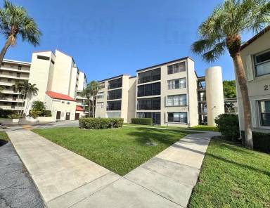 Main picture of 2324 S Cypress Bend Dr