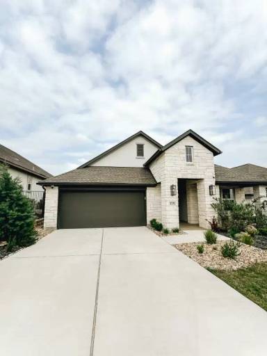 Main picture of 125 Palio Pl