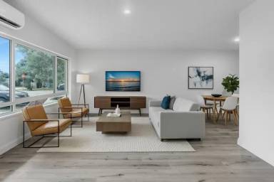 Main picture of 2781 SW 2nd St