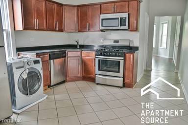 Main picture of 2947 N Avers Ave