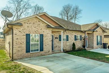 Main picture of 5957 Commons Ln NE