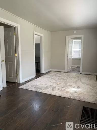 Main picture of 313 S Division St