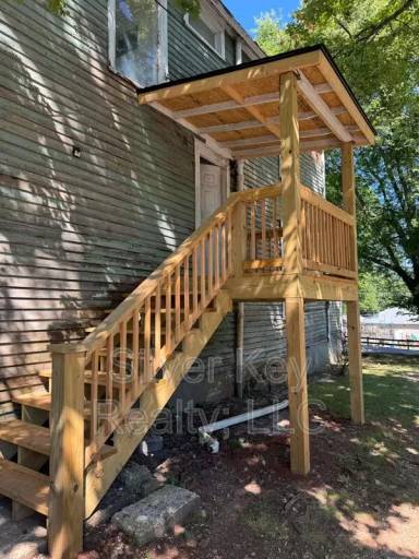 Main picture of 601 E Madison Ave