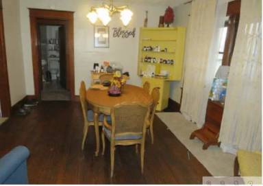 Main picture of 832 N Larch St