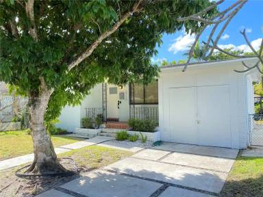Main picture of 3710 SW 58th Ct