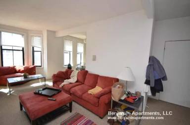 Main picture of 23 Cortes St