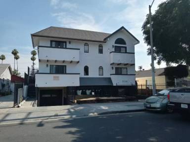 Main picture of 14746 Delano St
