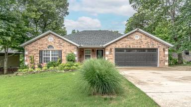 Main picture of 37 Melbourn Dr