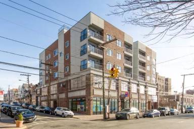 Main picture of 4918 Park Ave