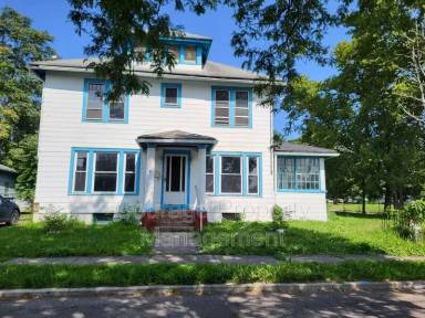 Main picture of 559 E 2nd St