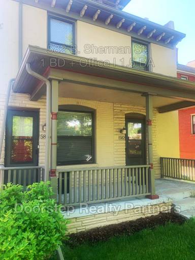 Main picture of 502 S Sherman St