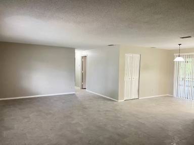 Main picture of 813 Dellena Ln