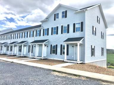 Main picture of 15 Bristol Ln