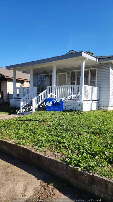 Main picture of 500 Saint Louis Ave