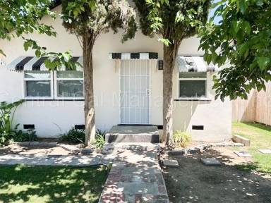 Main picture of 506 Locust St