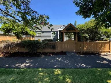Main picture of 1055 W 13th Ave
