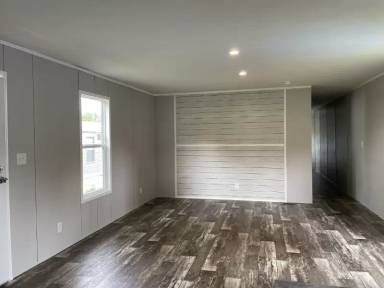 Main picture of Colonial Gardens Manufactured Home Community