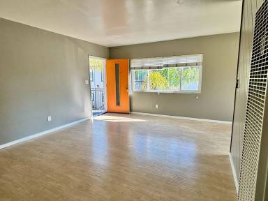 Main picture of 4135 Utah St