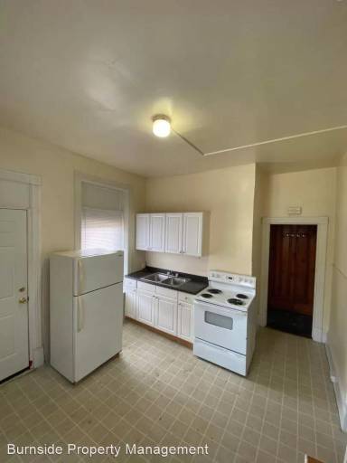 Main picture of 216 N Locust St