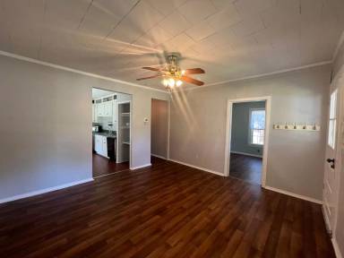 Main picture of 363 Pine St