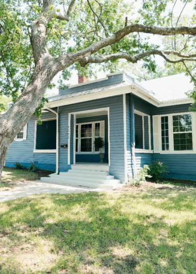 Main picture of 1002 W Mulberry Ave