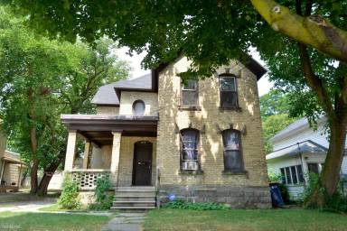 Main picture of 853 5th St NW