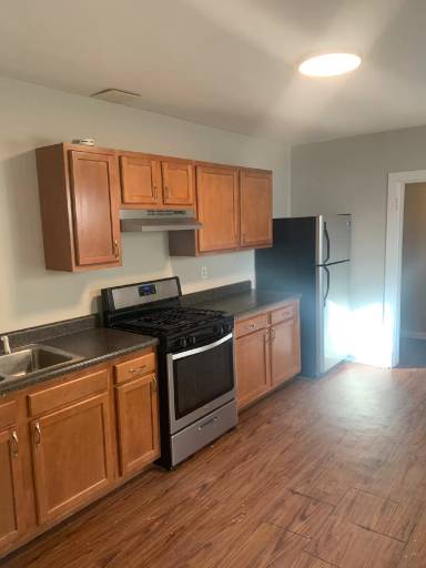 Main picture of 851 Livingston Ave