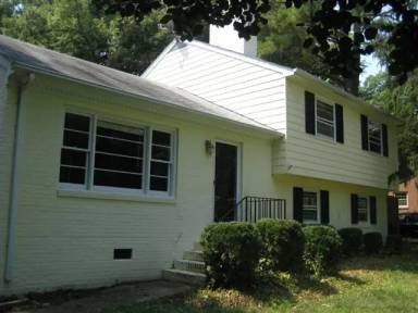 Main picture of 3006 Clarendon Dr