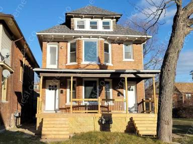 Main picture of 1464 Baldwin St
