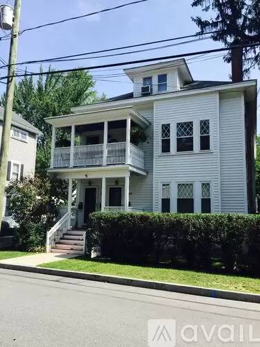 Main picture of 227 Broad St