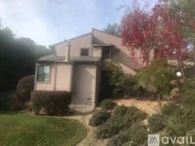Main picture of 11 Clay Ct