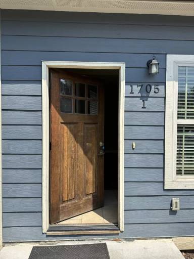 Main picture of 1705 Highland Ave