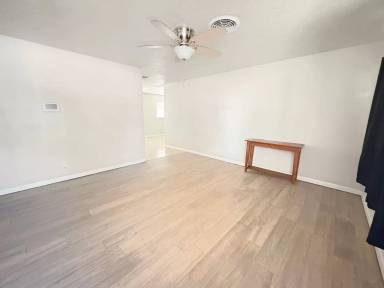 Main picture of 907 W Coal Ave