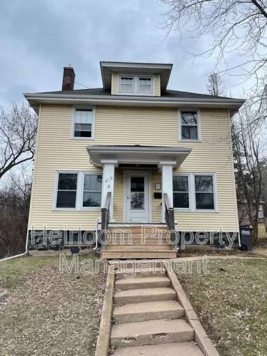 Main picture of 619 Woodland Ave