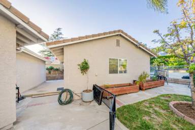 Main picture of 2349 Ivy Ct