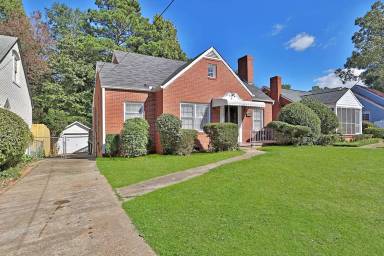Main picture of 2287 Boulevard Granada SW