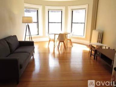 Main picture of 39 Bay State Rd