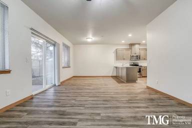 Main picture of 3307 Lewis Ln