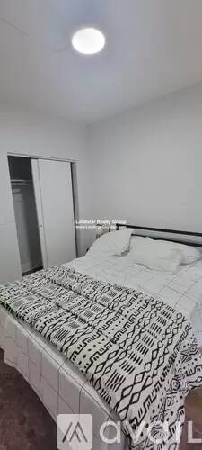Main picture of 1345-1357 W Estes Ave Apartments